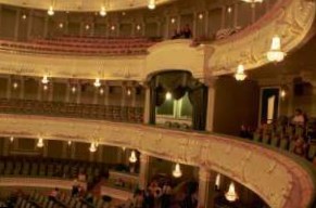 Более 850 реставраторов восстанавливают залы Большого театра