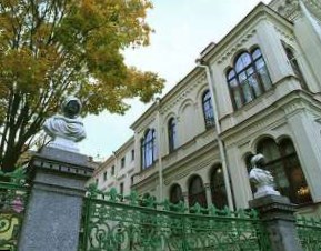 Фонд имущества Петербурга выставит на торги особняк Кочубея
